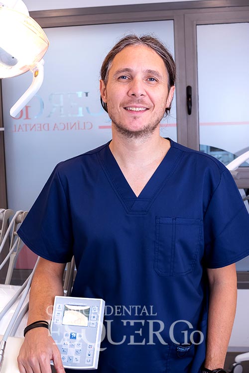 Carlos Manuel, endodoncista en Don Benito, Badajoz